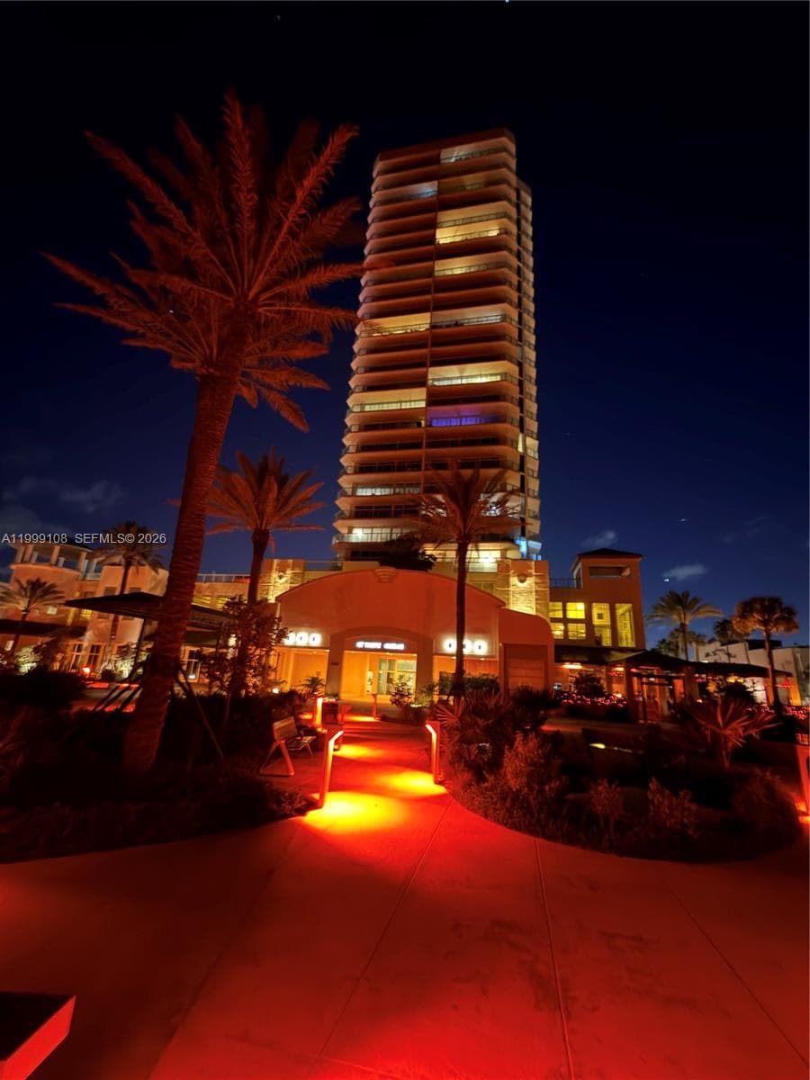 A11999108 — Miami Beach — 51