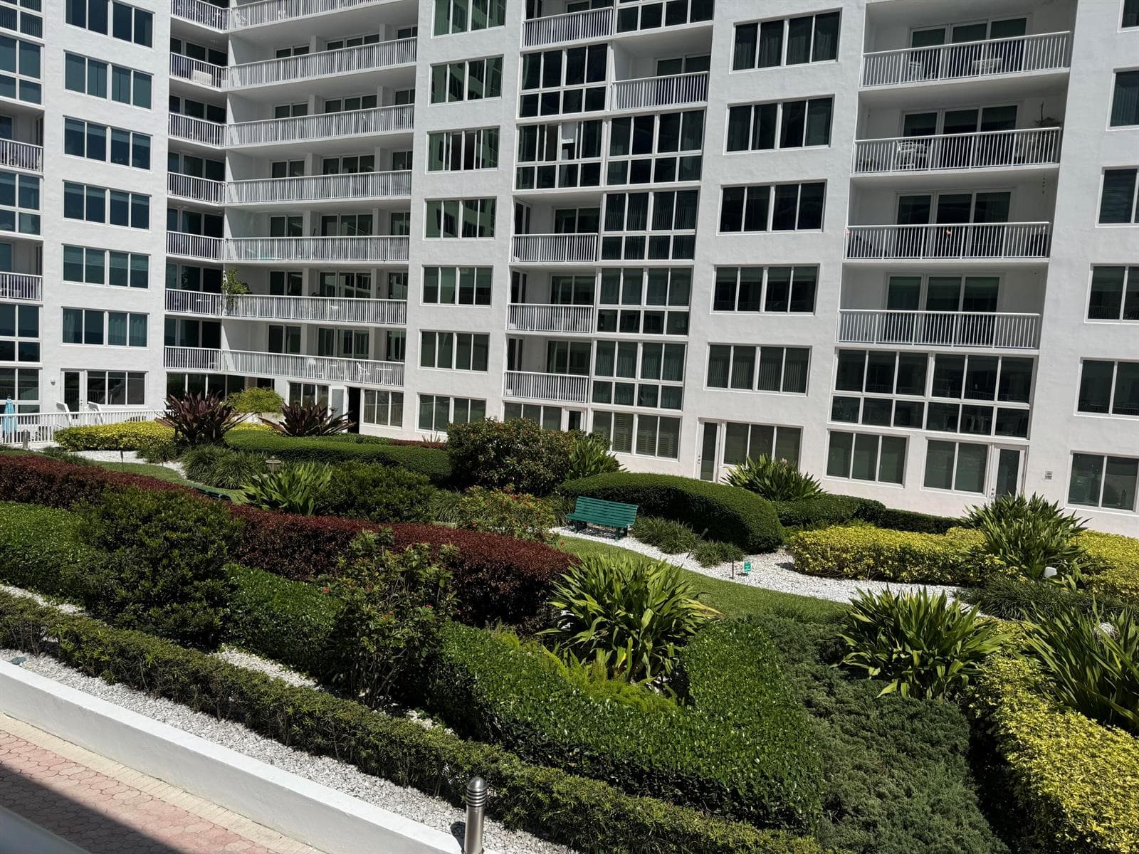 B26014092 — Miami Beach — 43