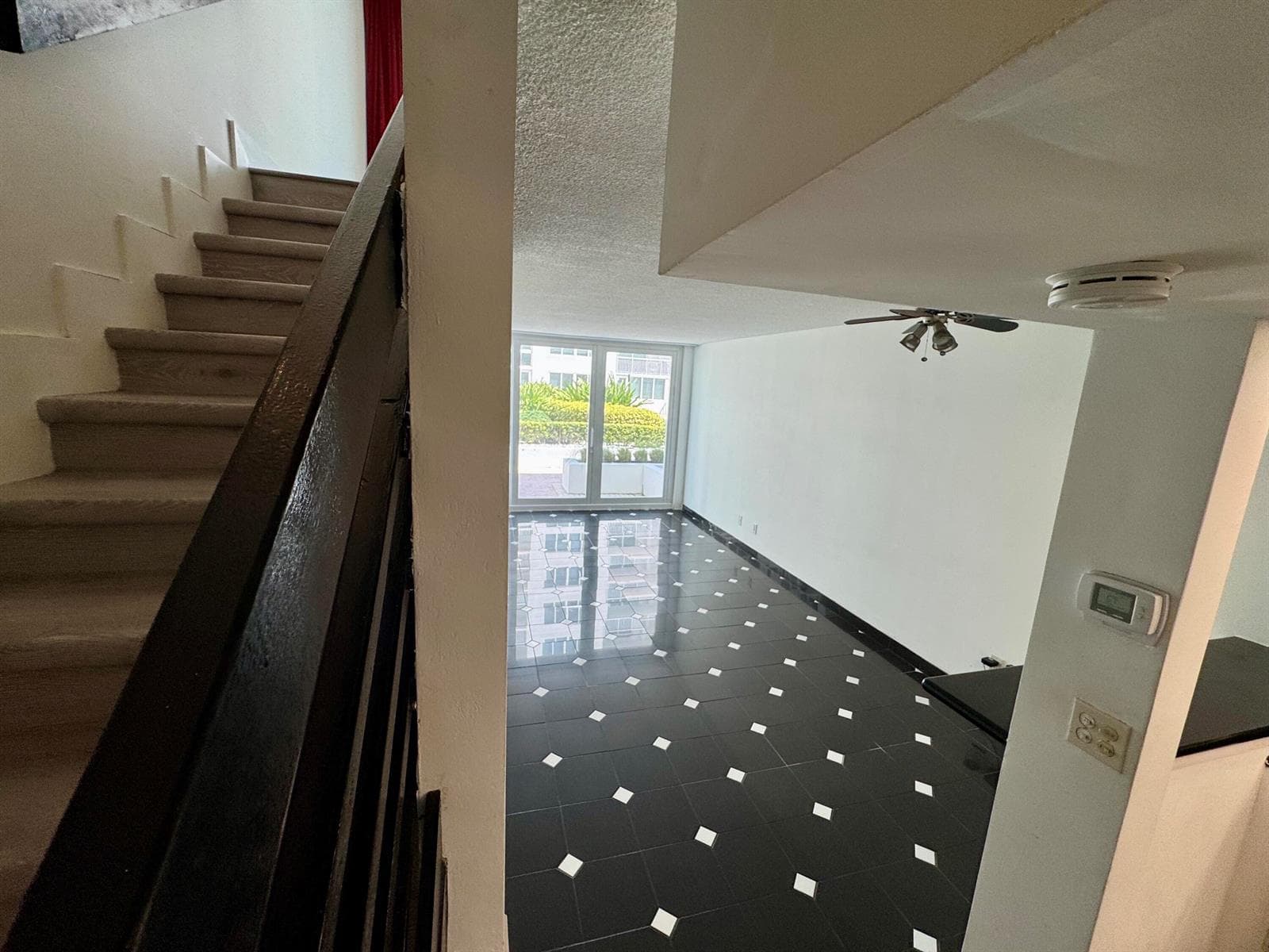 B26014092 — Miami Beach — 30