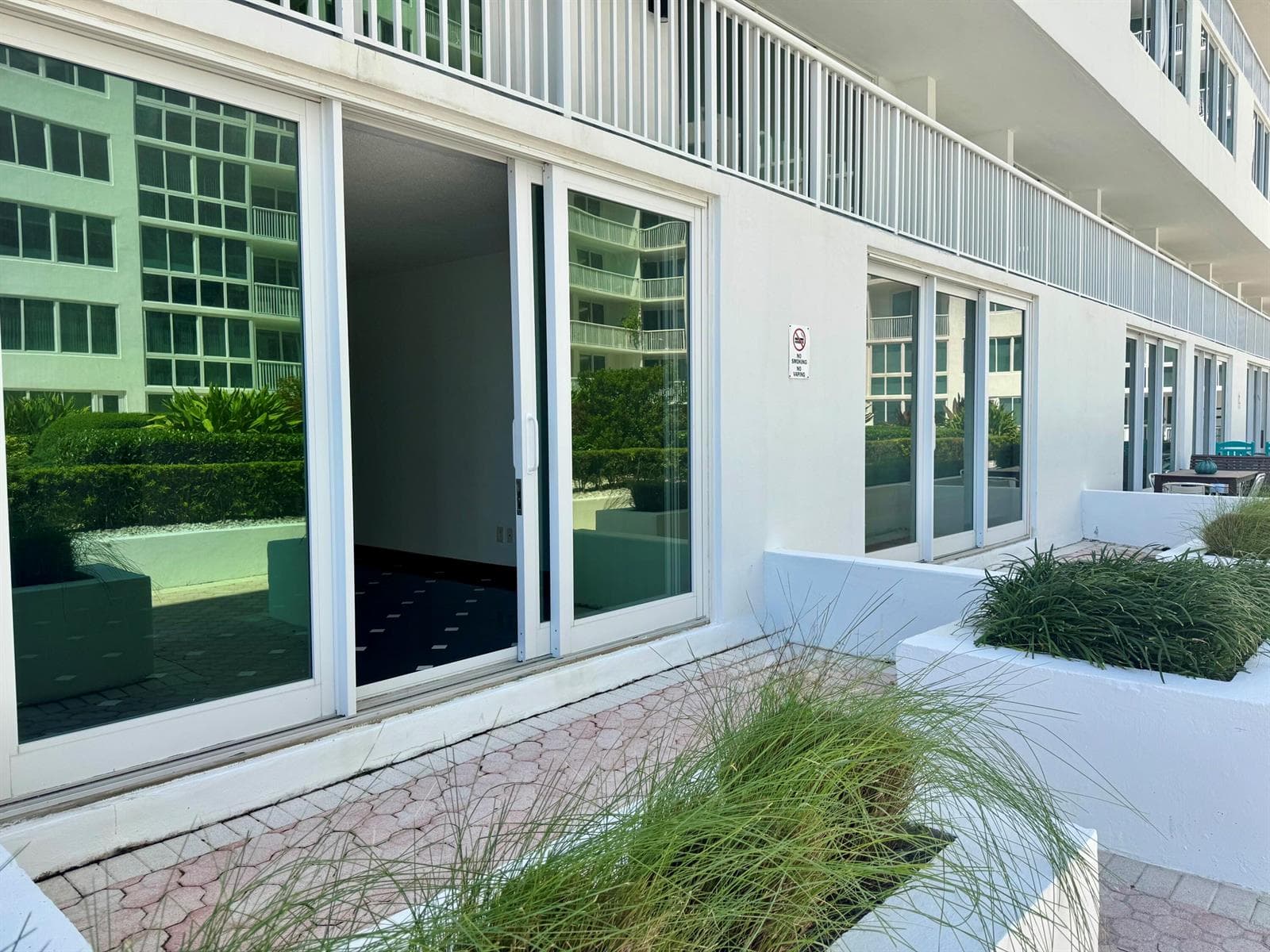 B26014092 — Miami Beach — 10