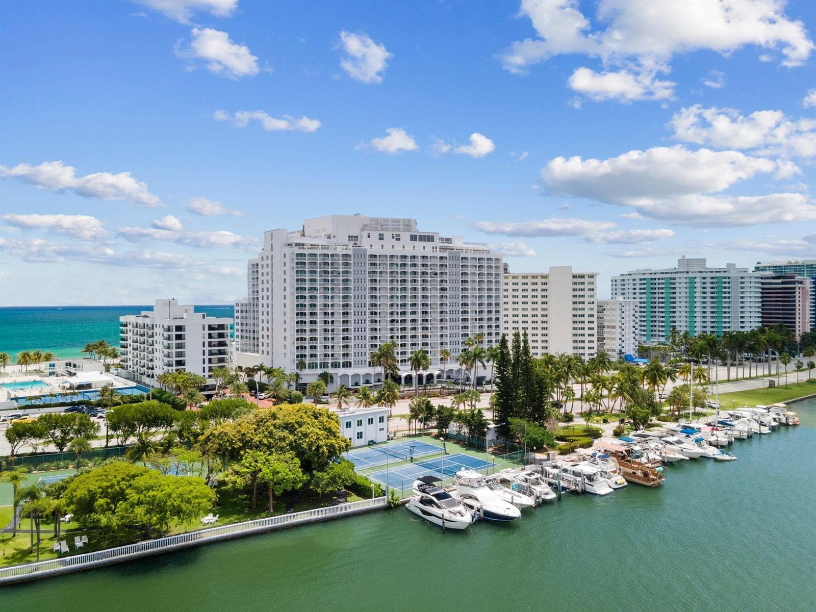 B26014092 — Miami Beach — 45
