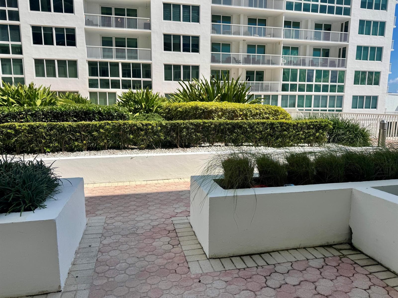 B26014092 — Miami Beach — 39
