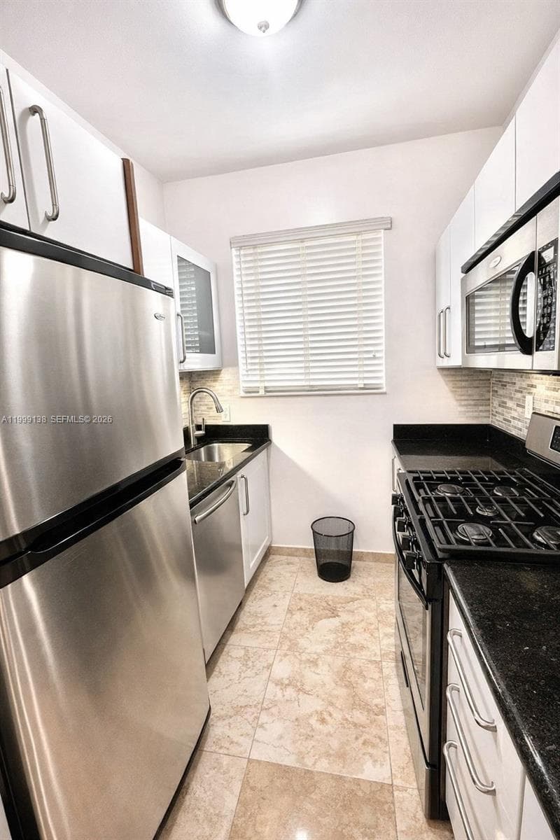 A11999138 — Miami Beach — 6