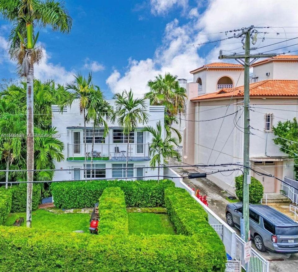 A11999138 — Miami Beach — 13