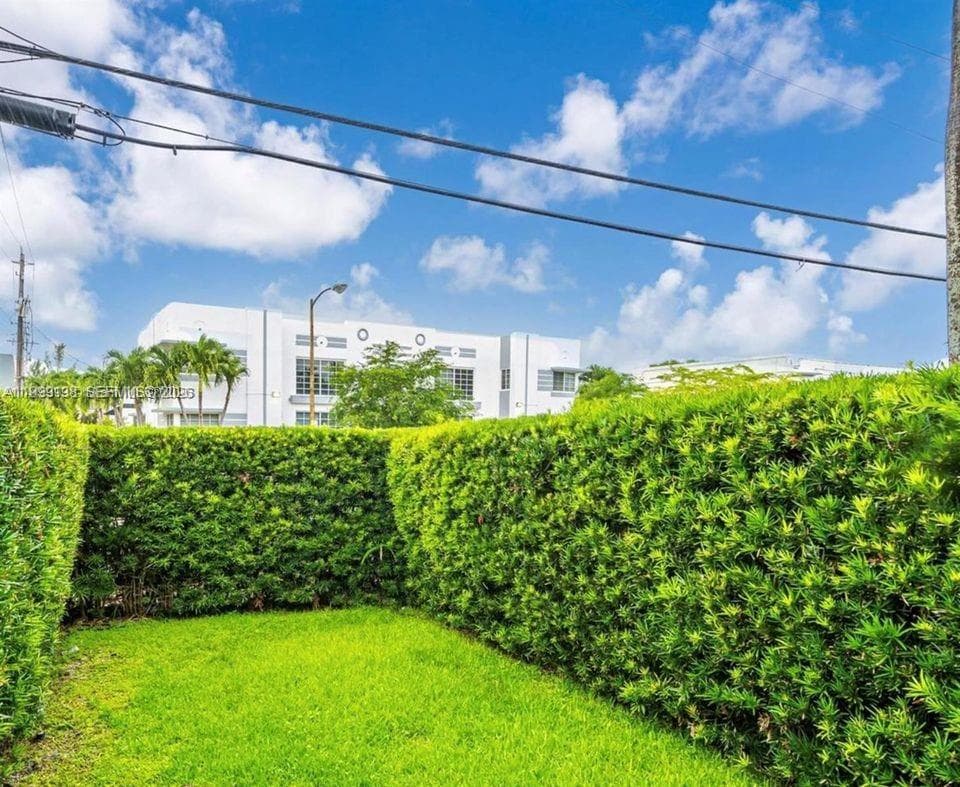A11999138 — Miami Beach — 12