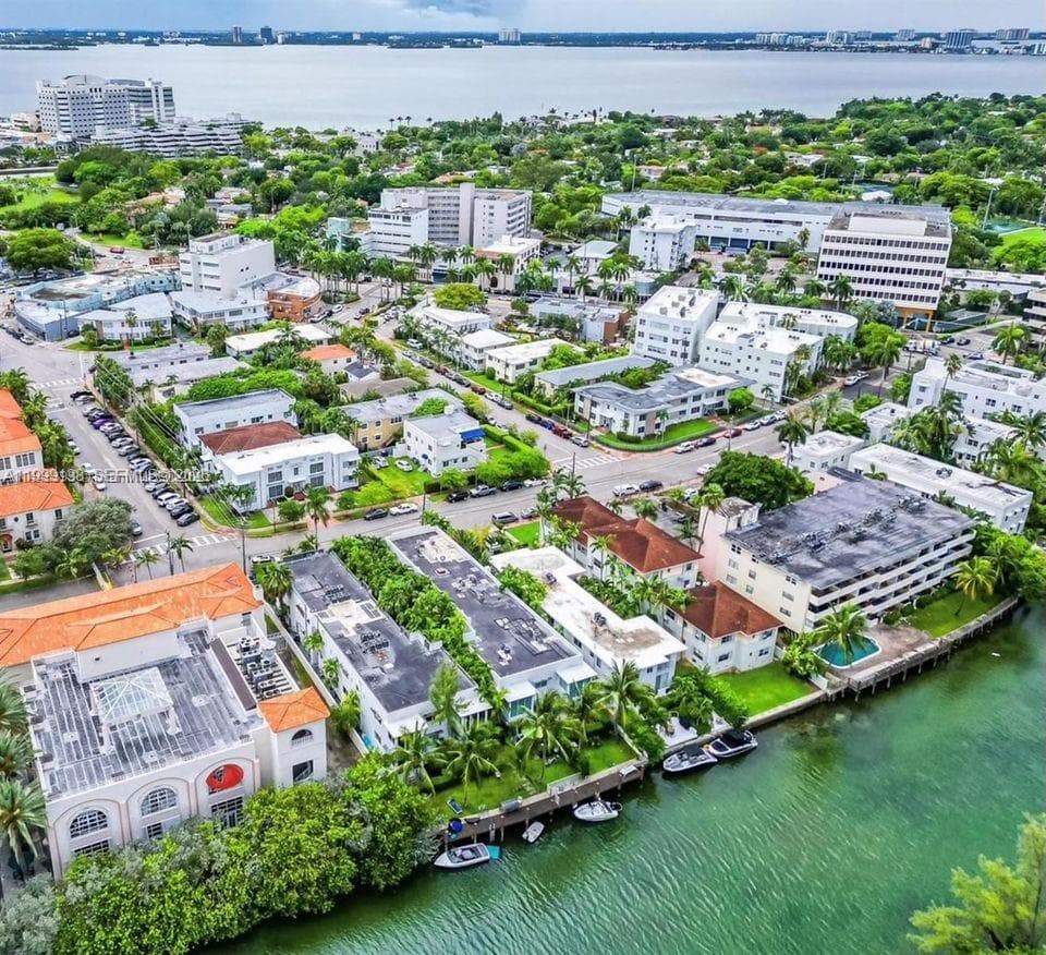 A11999138 — Miami Beach — 20