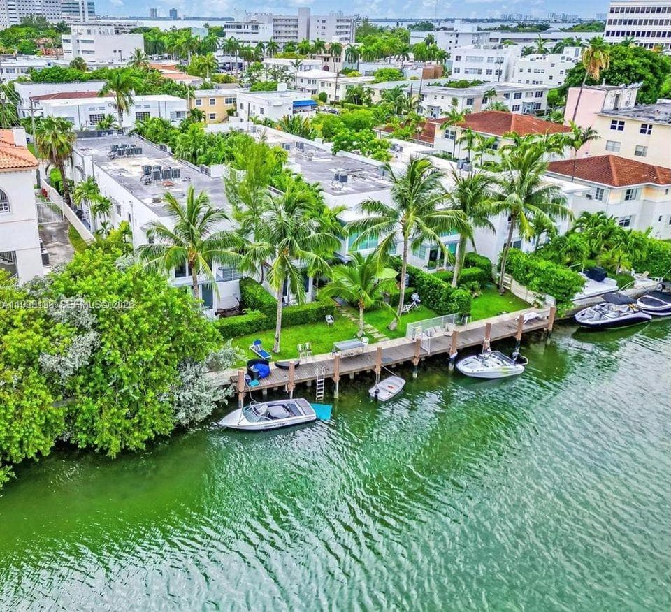 A11999138 — Miami Beach — 14