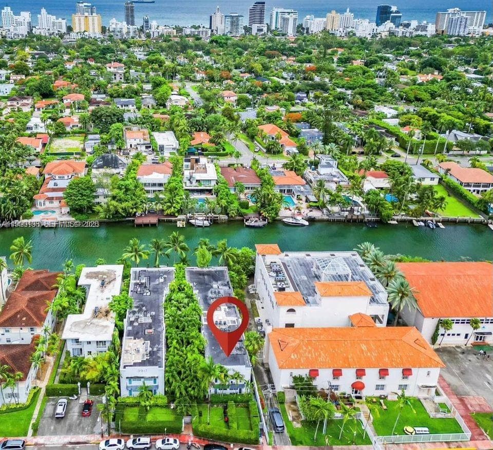 A11999138 — Miami Beach — 18