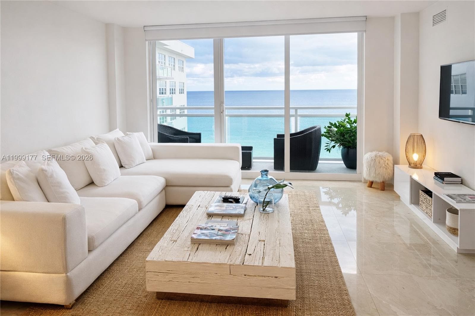 A11999177 — Miami Beach