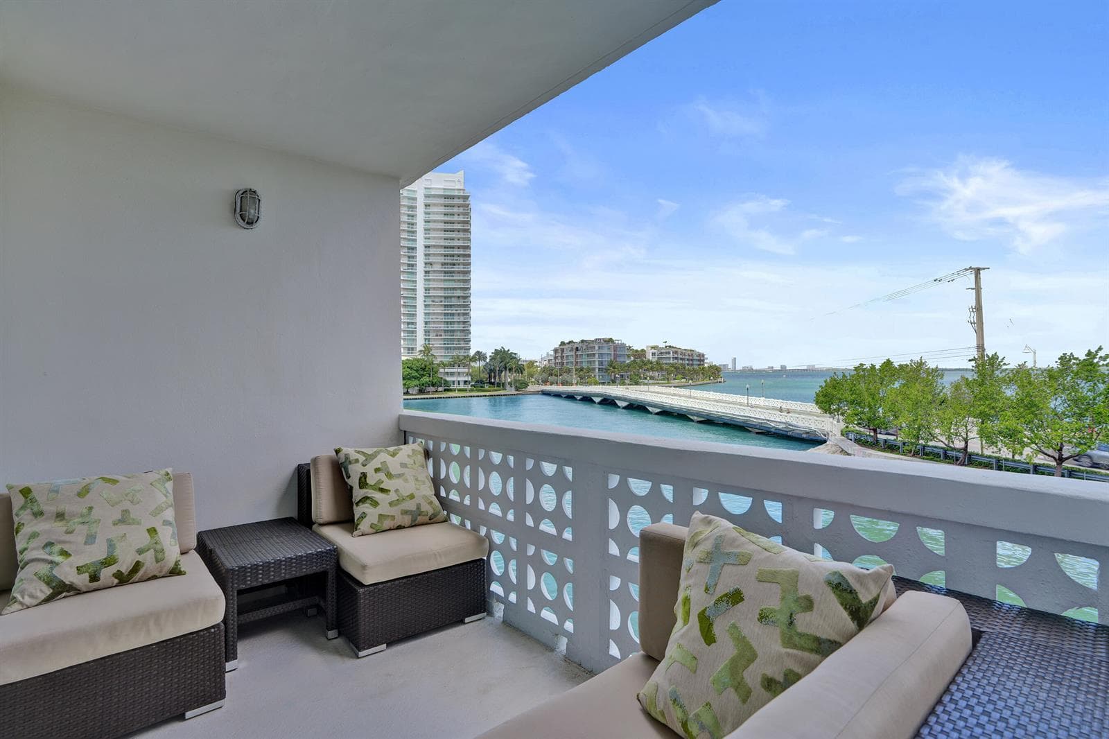 B26014223 — Miami Beach — 2