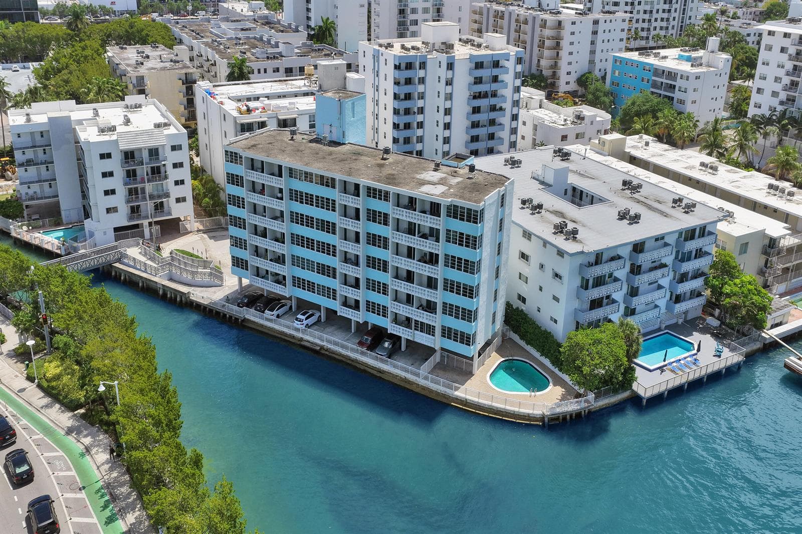 B26014223 — Miami Beach — 36