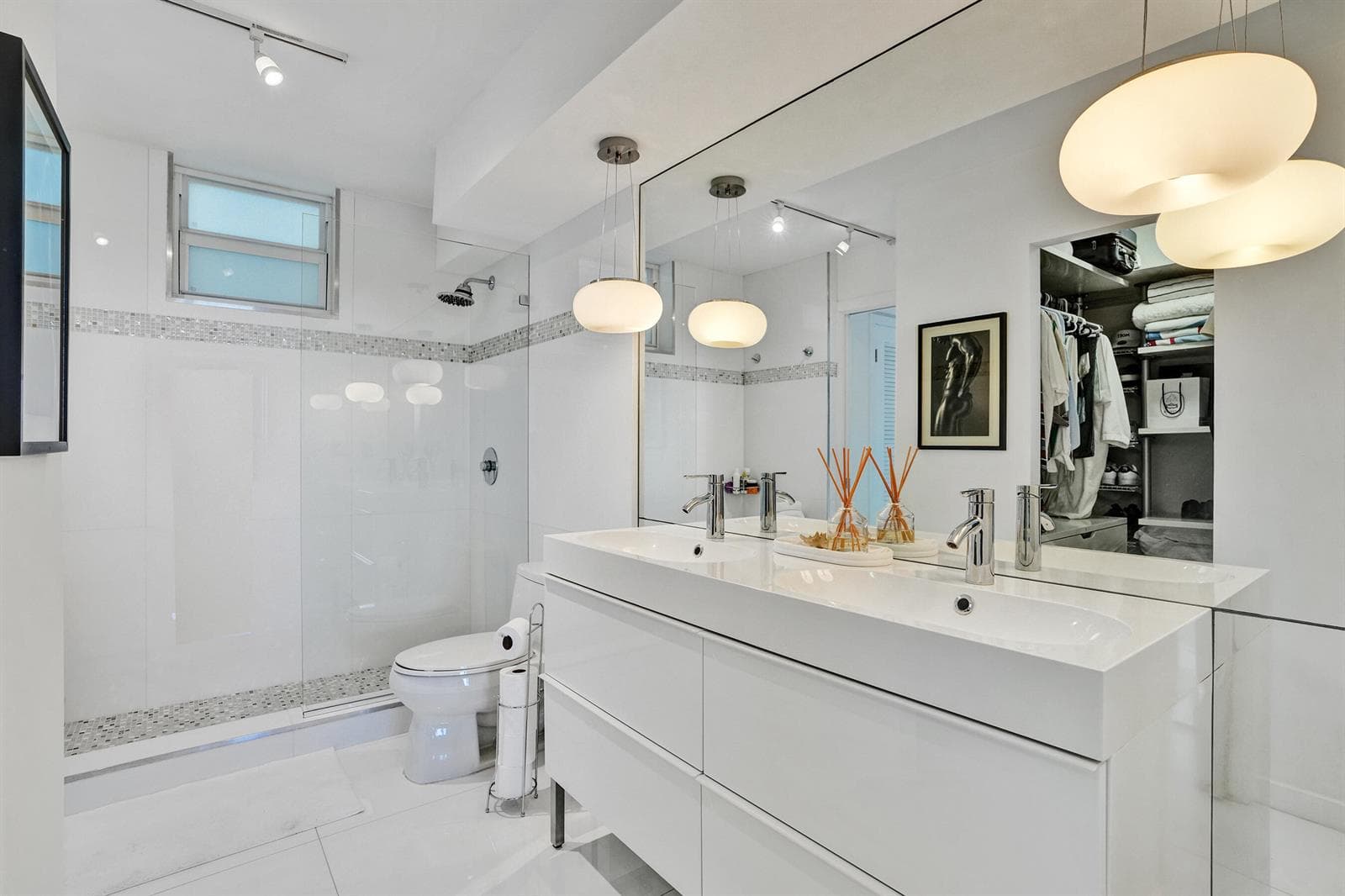 B26014223 — Miami Beach — 24