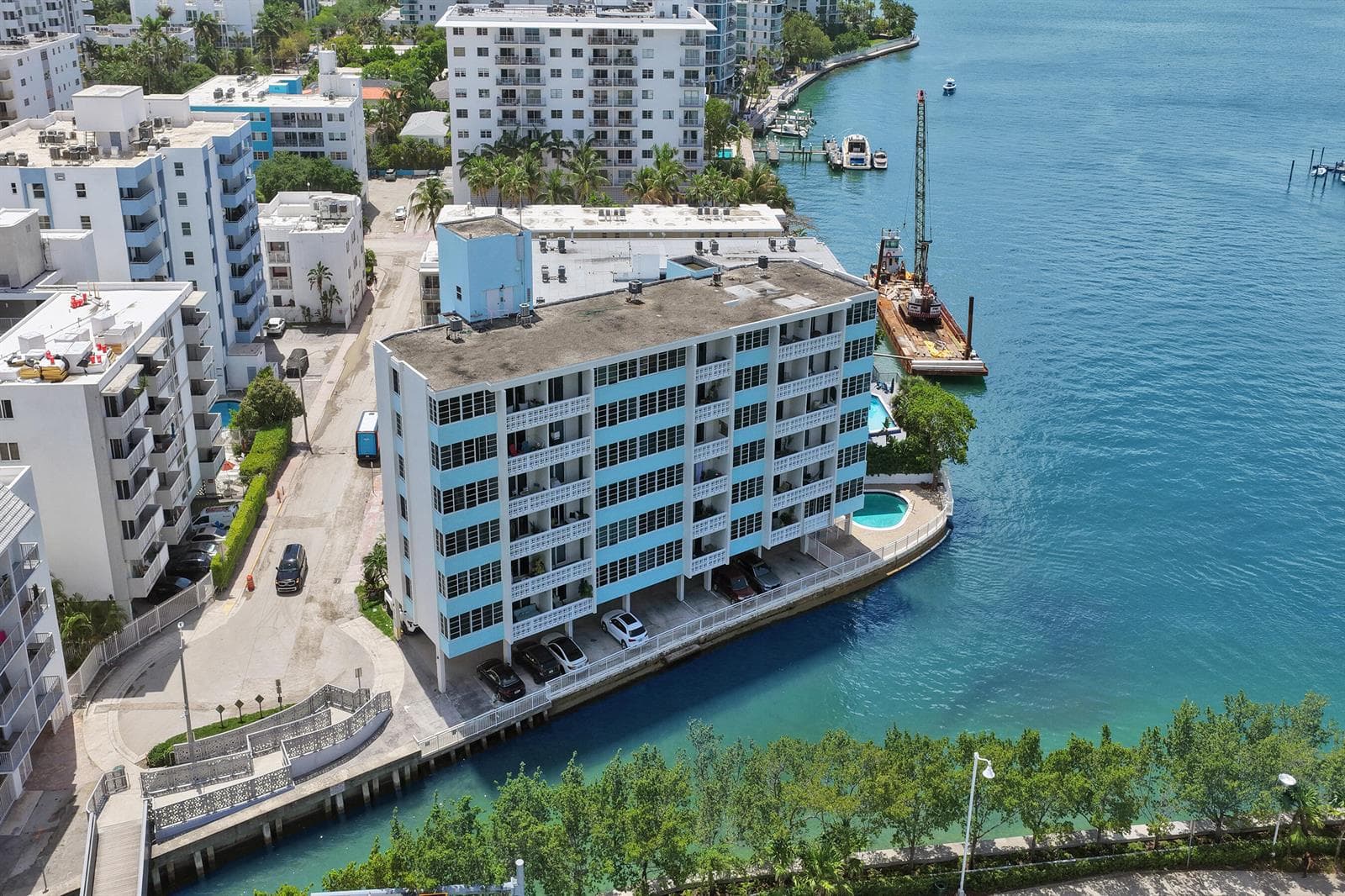 B26014223 — Miami Beach — 34