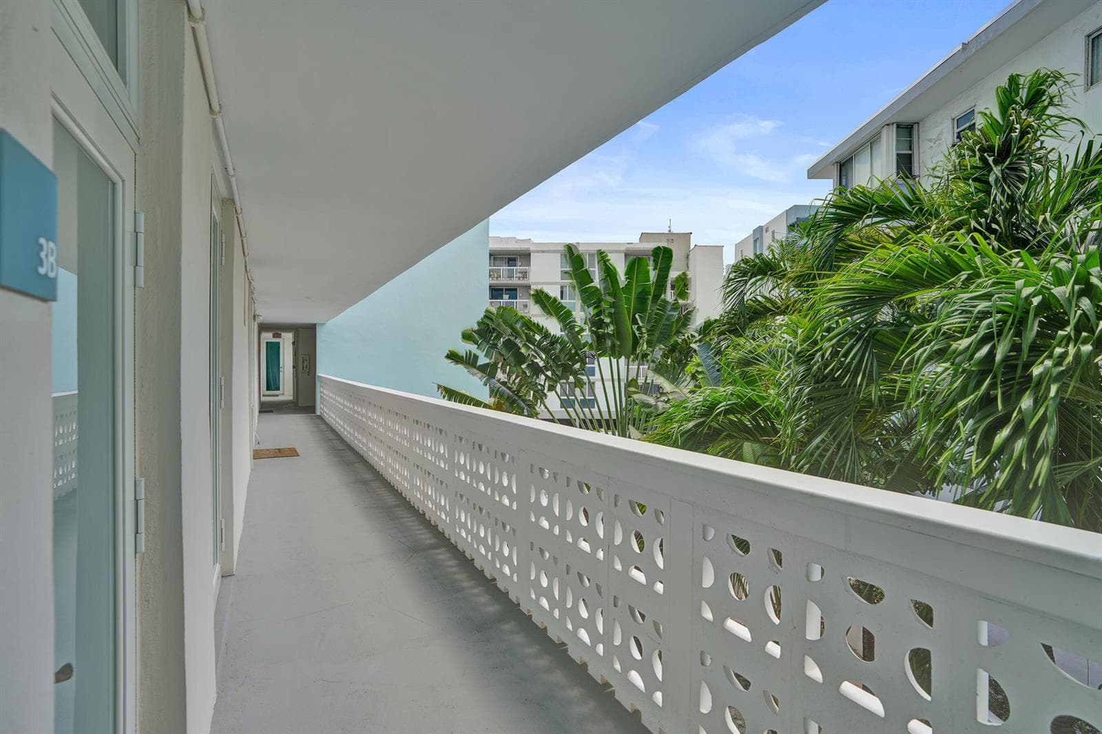 B26014223 — Miami Beach — 31