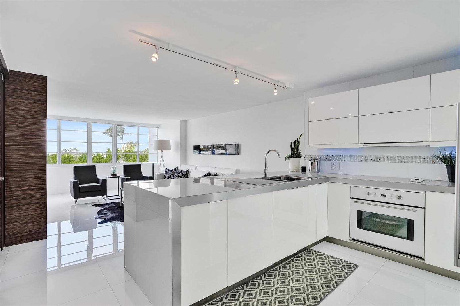 B26014223 — Miami Beach — 4