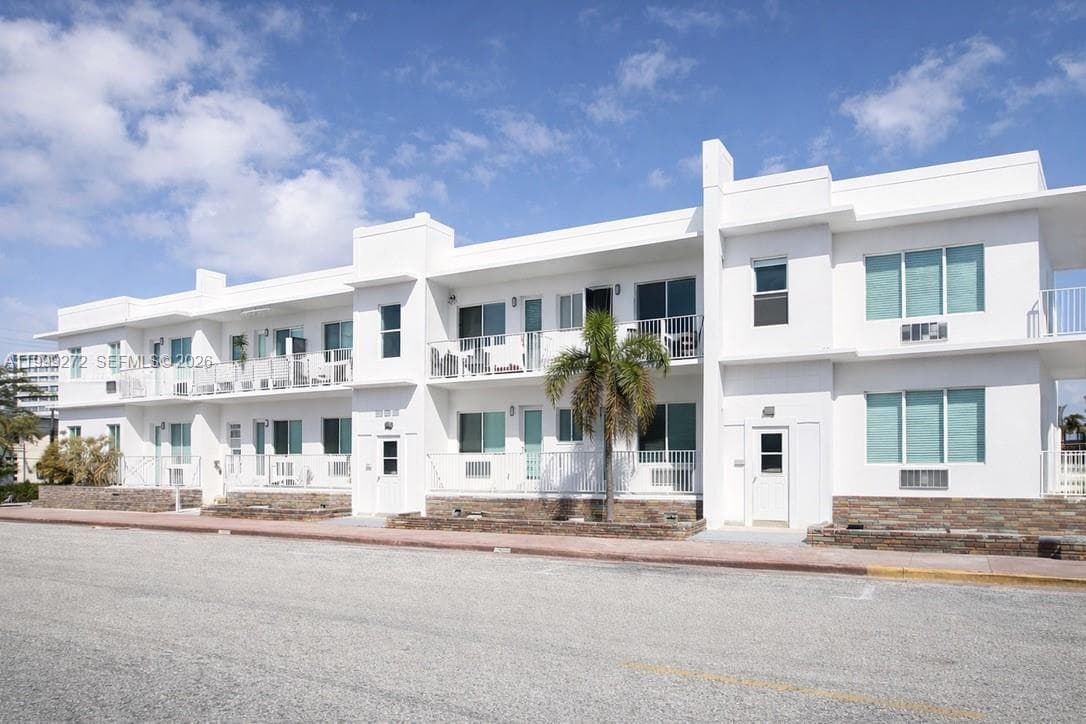 A11999272 — Miami Beach — 6
