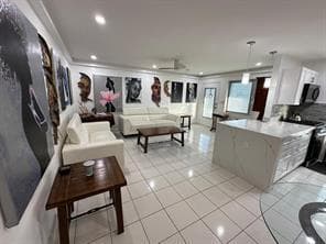 B26014383 — Miami Beach — 27