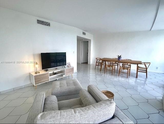 A11999418 — Miami Beach — 9