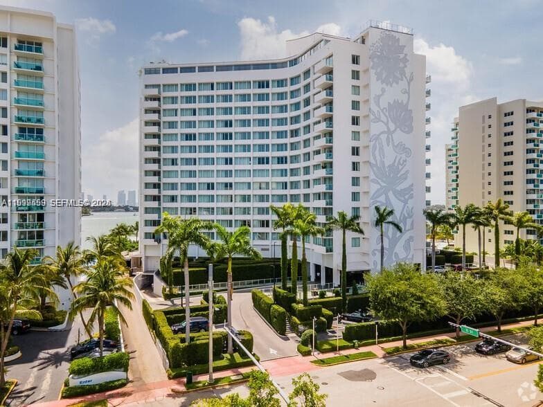 A11999459 — Miami Beach — 20