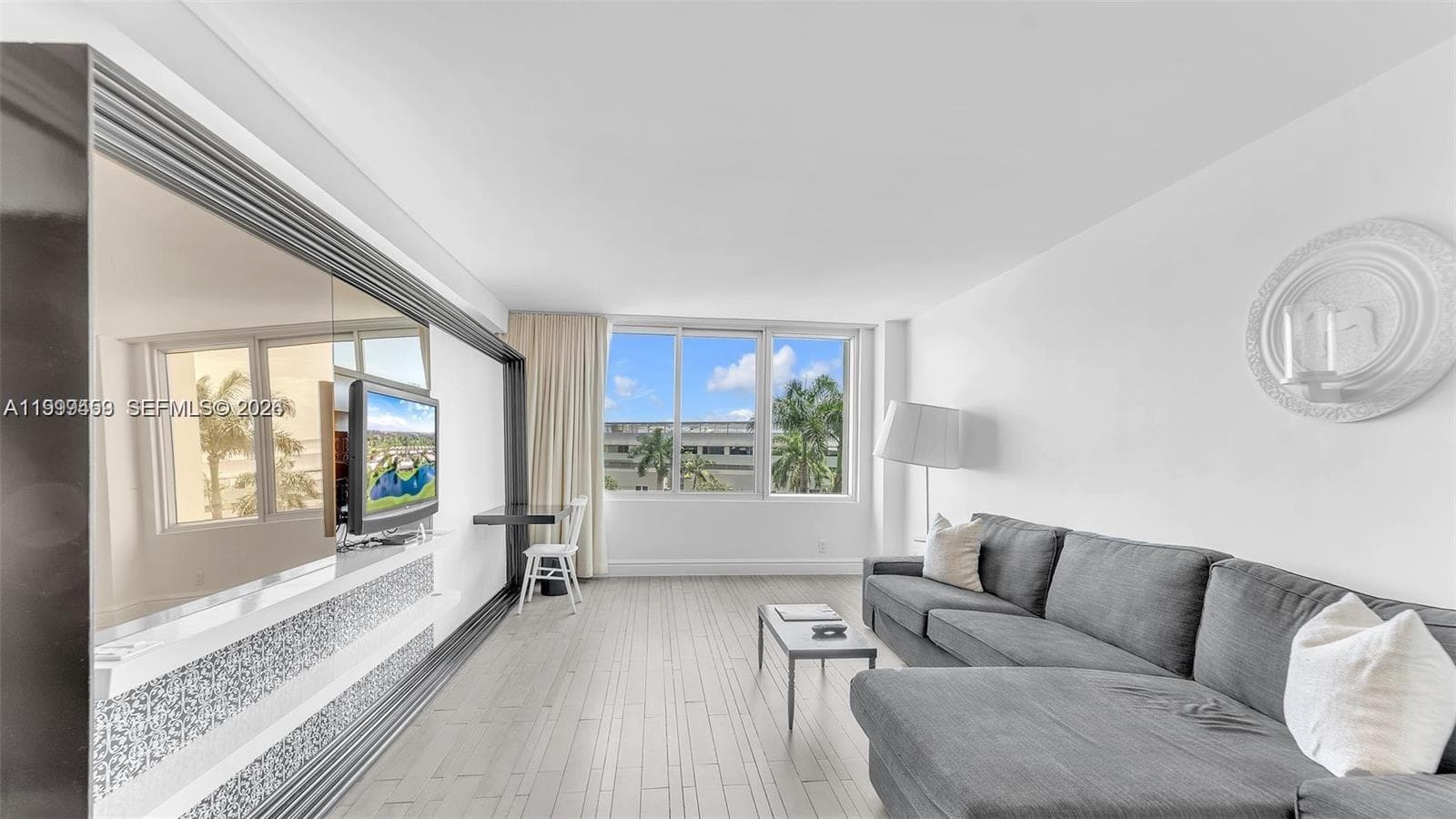 A11999459 — Miami Beach — 4