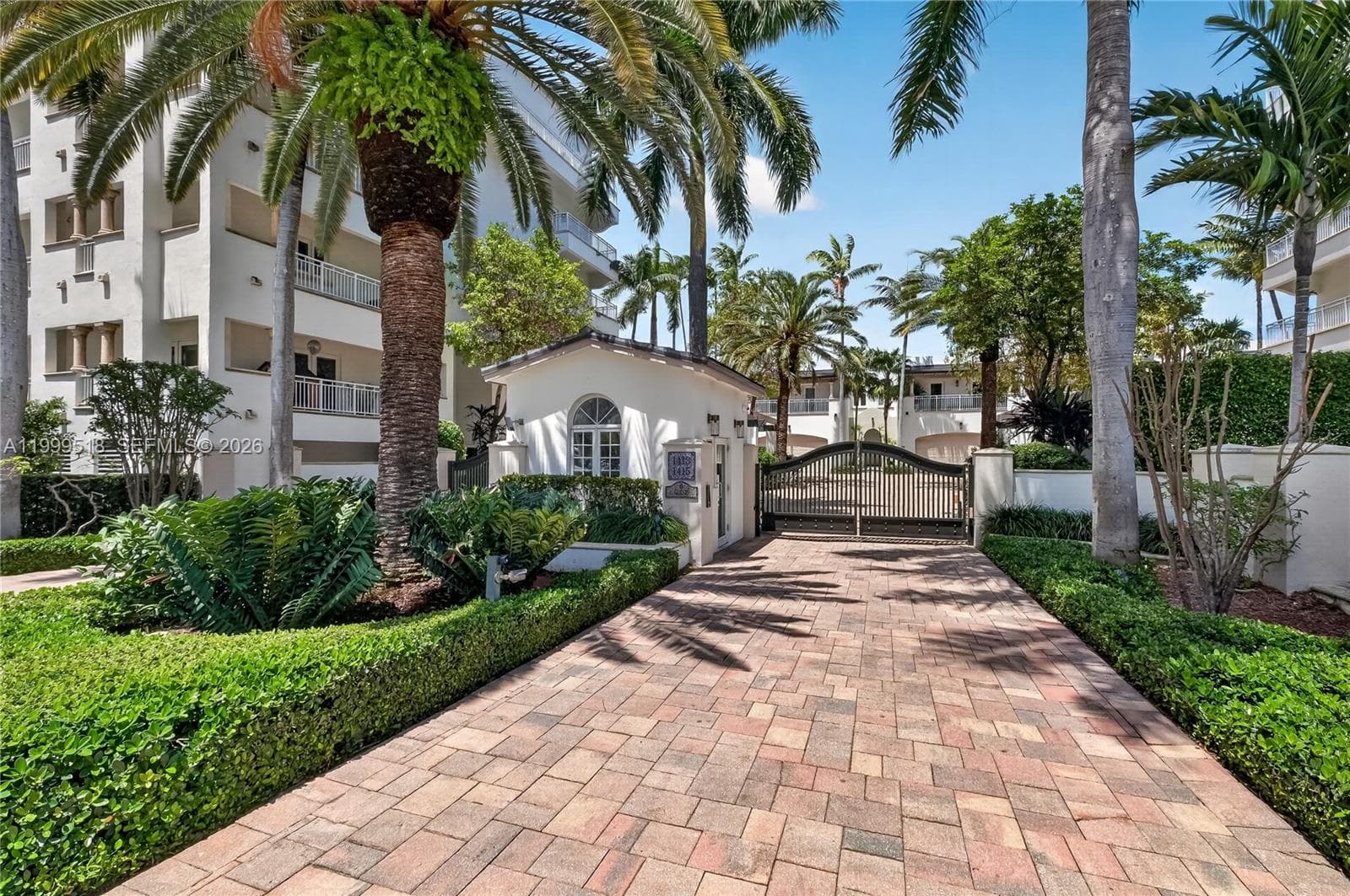 A11999518 — Miami Beach — 3