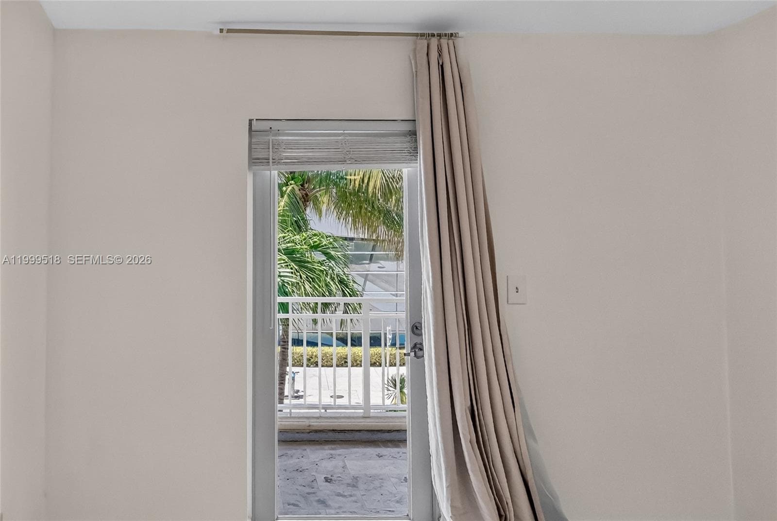 A11999518 — Miami Beach — 32