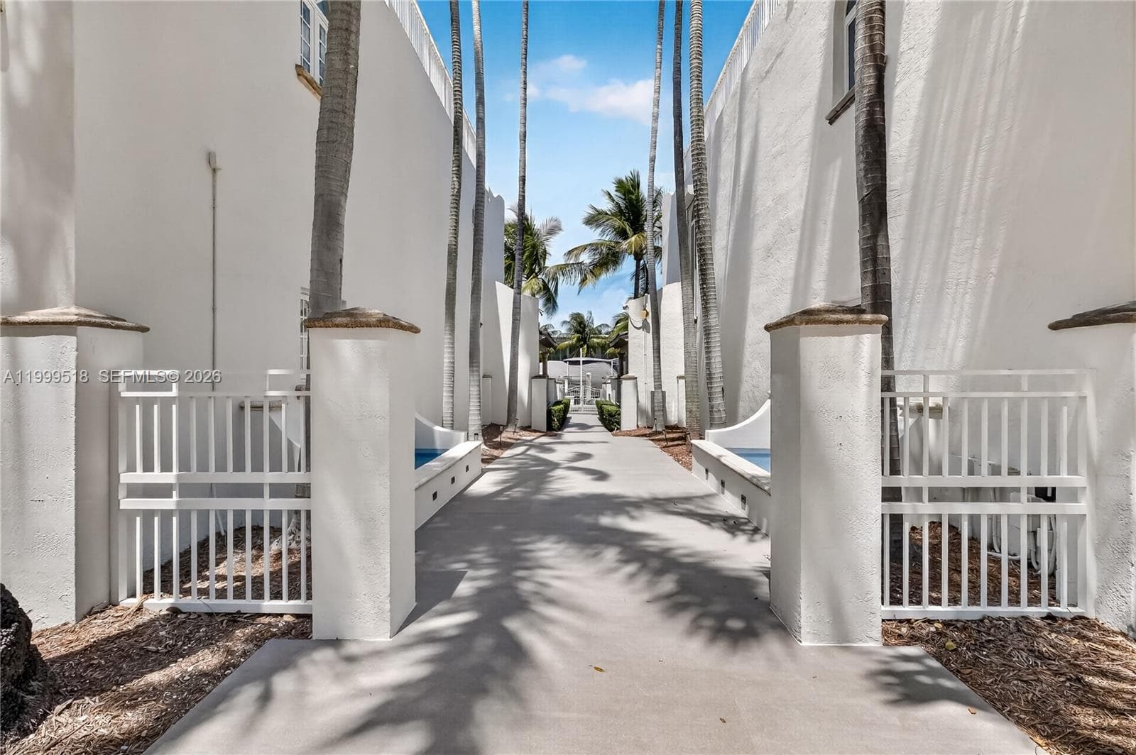 A11999518 — Miami Beach — 40
