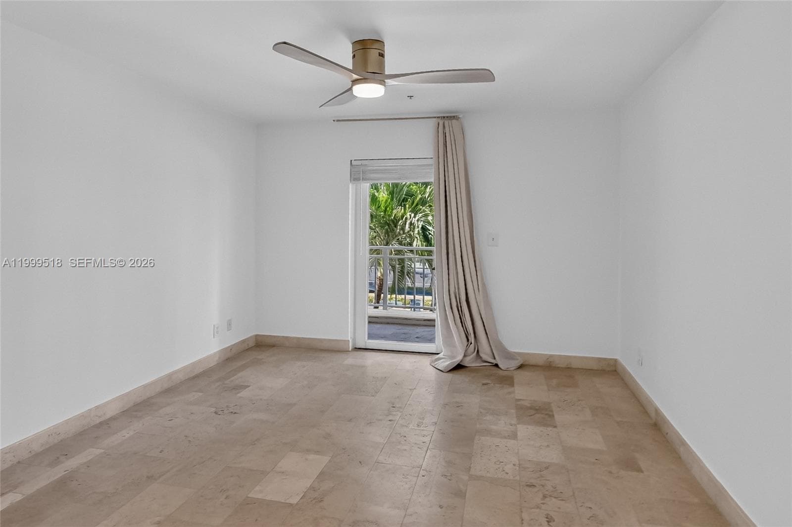 A11999518 — Miami Beach — 31