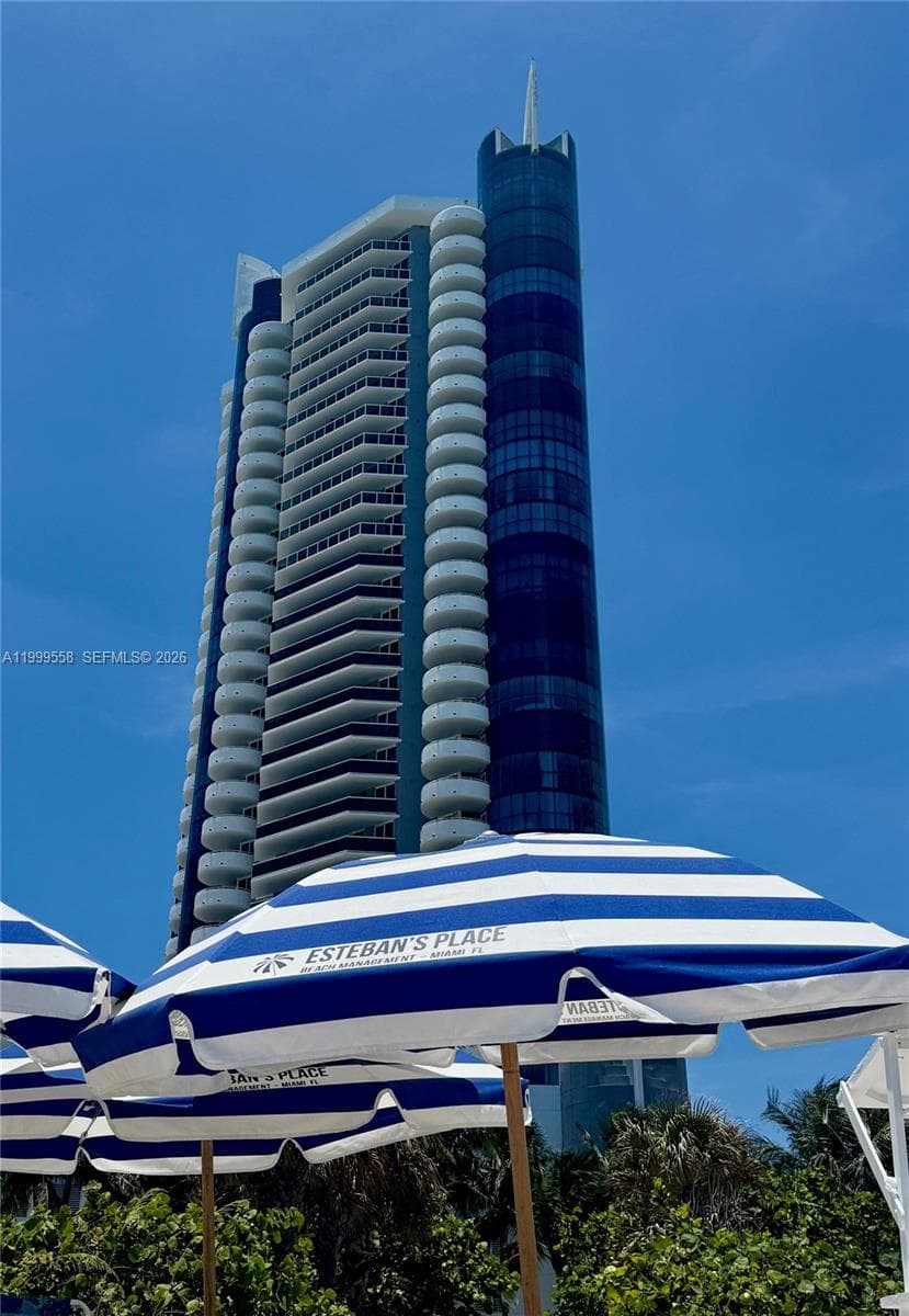 A11999558 — Miami Beach — 32