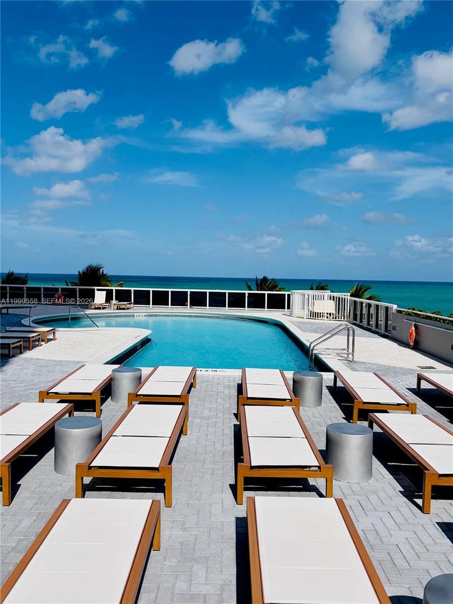A11999558 — Miami Beach — 34