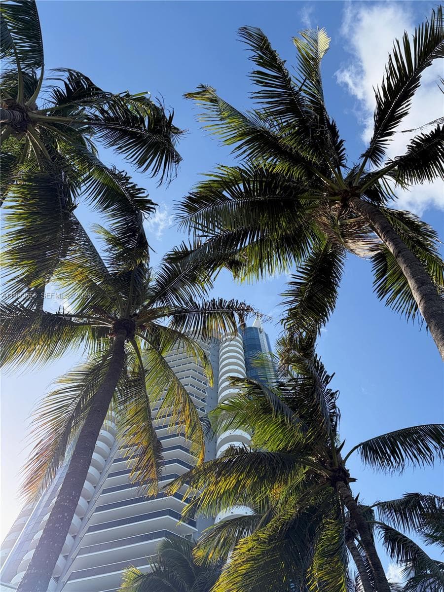A11999558 — Miami Beach — 40
