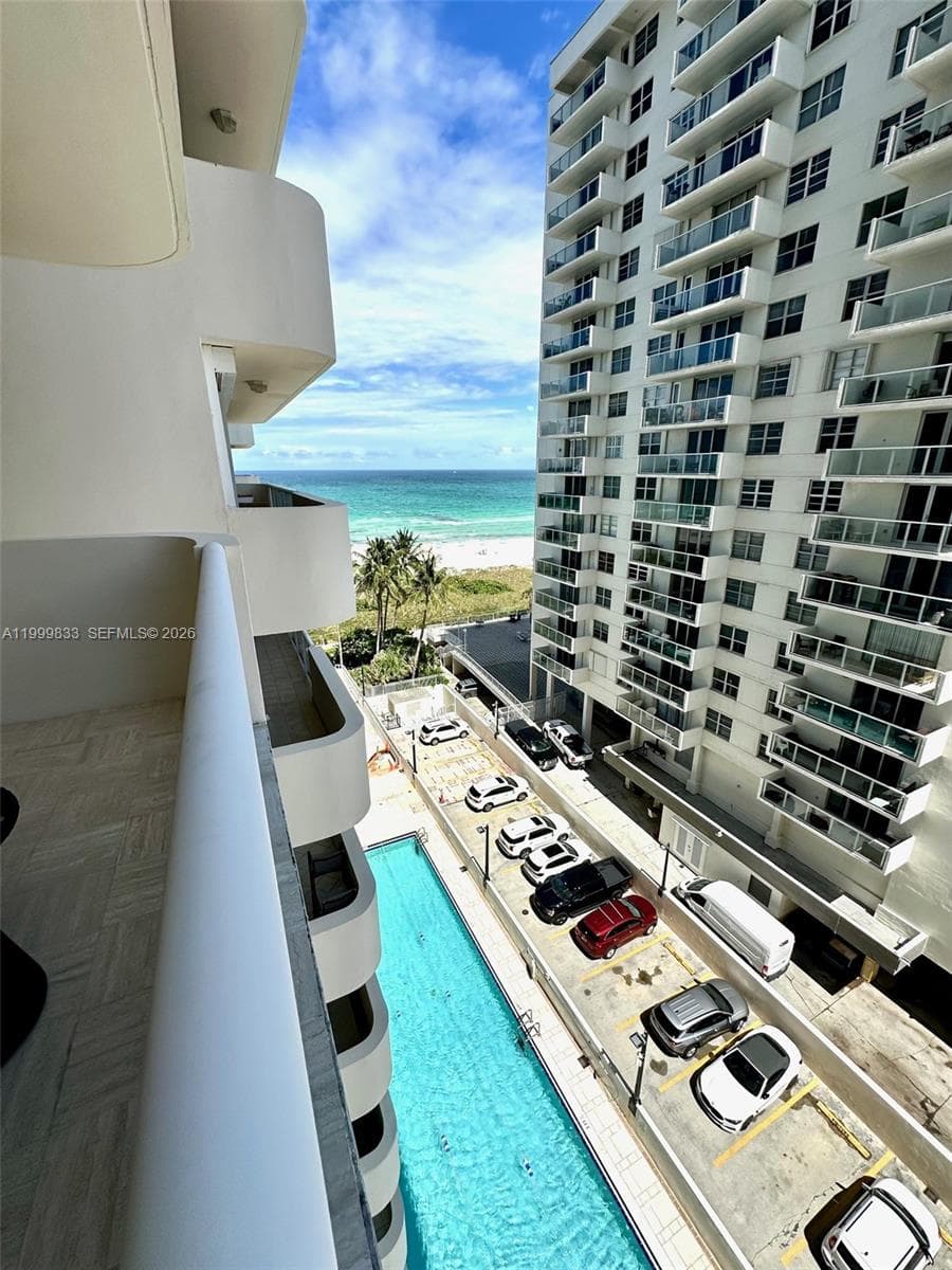 A11999833 — Miami Beach — 12