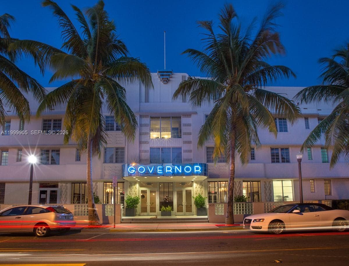A11999905 — Miami Beach — 47