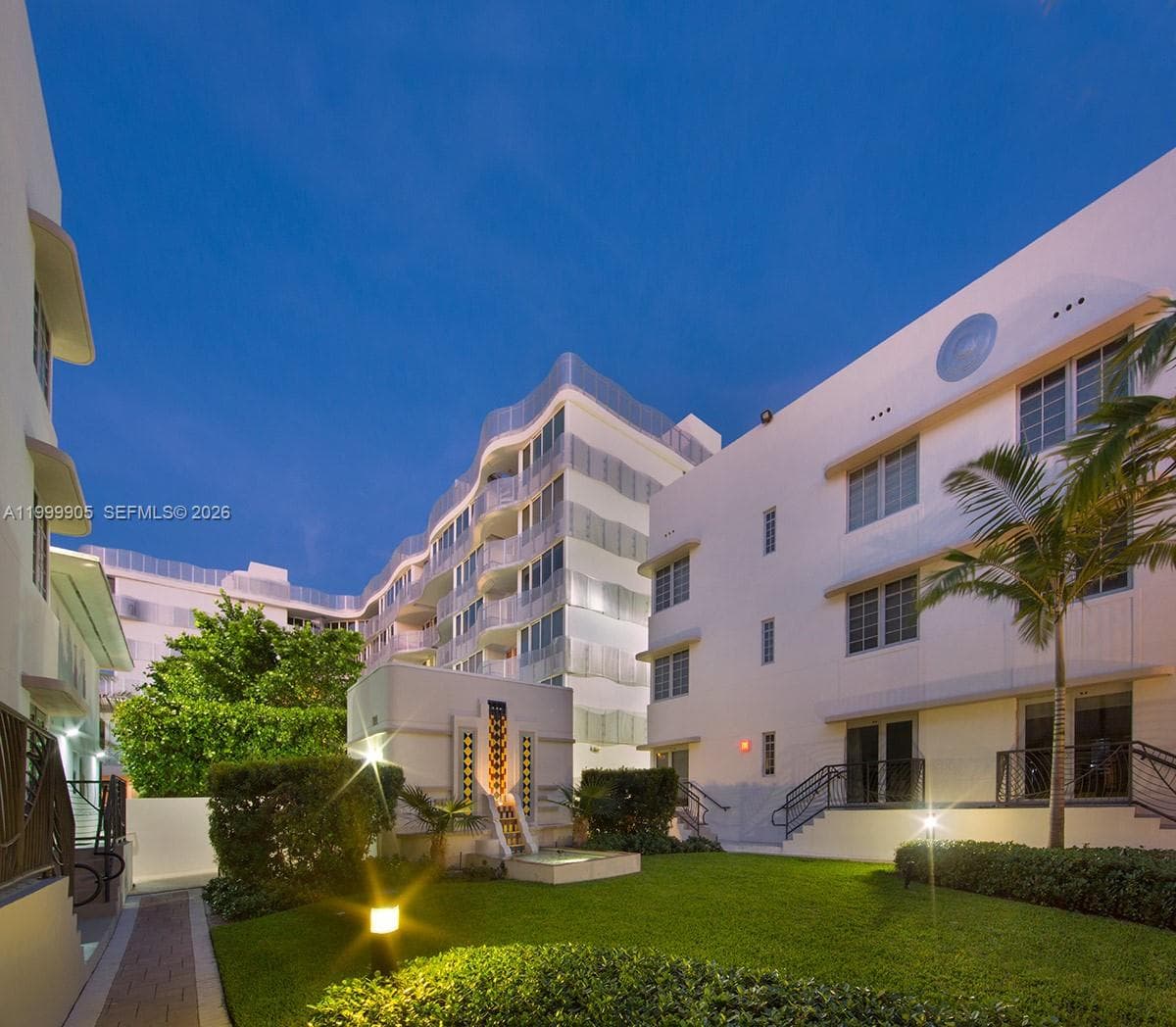 A11999905 — Miami Beach — 36