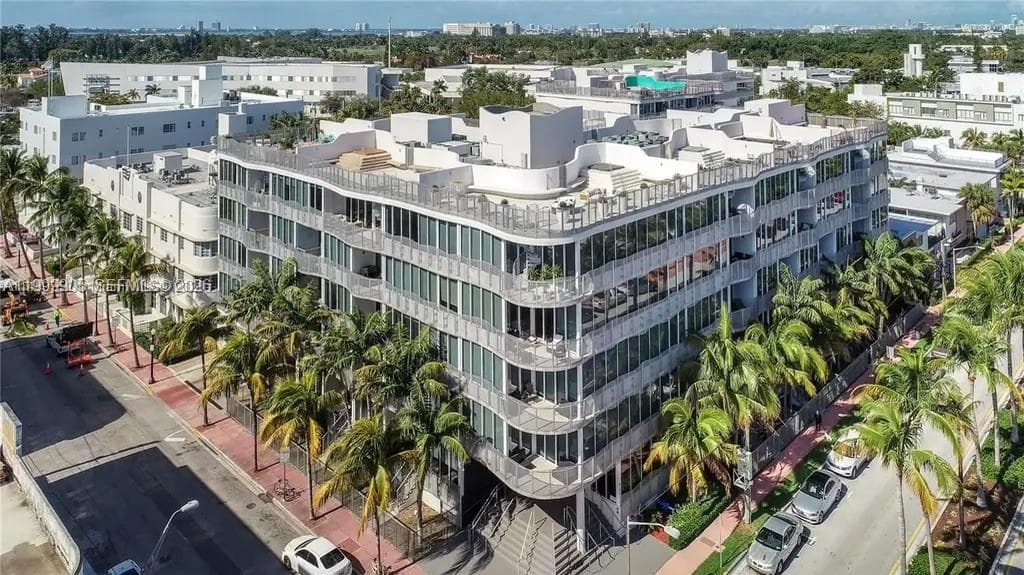 A11999905 — Miami Beach — 49