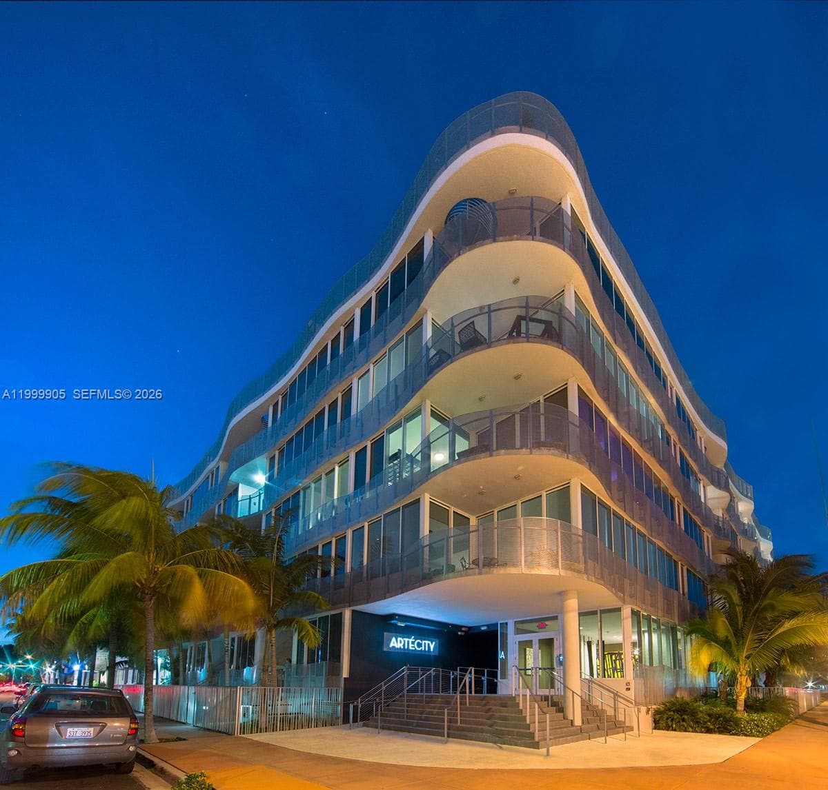 A11999905 — Miami Beach — 41