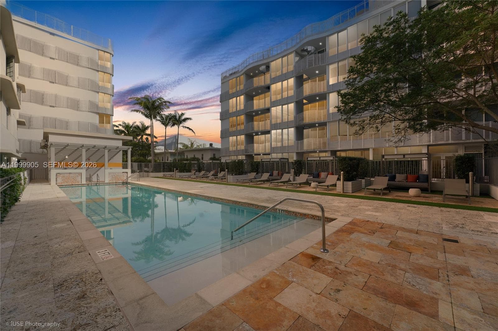 A11999905 — Miami Beach — 25