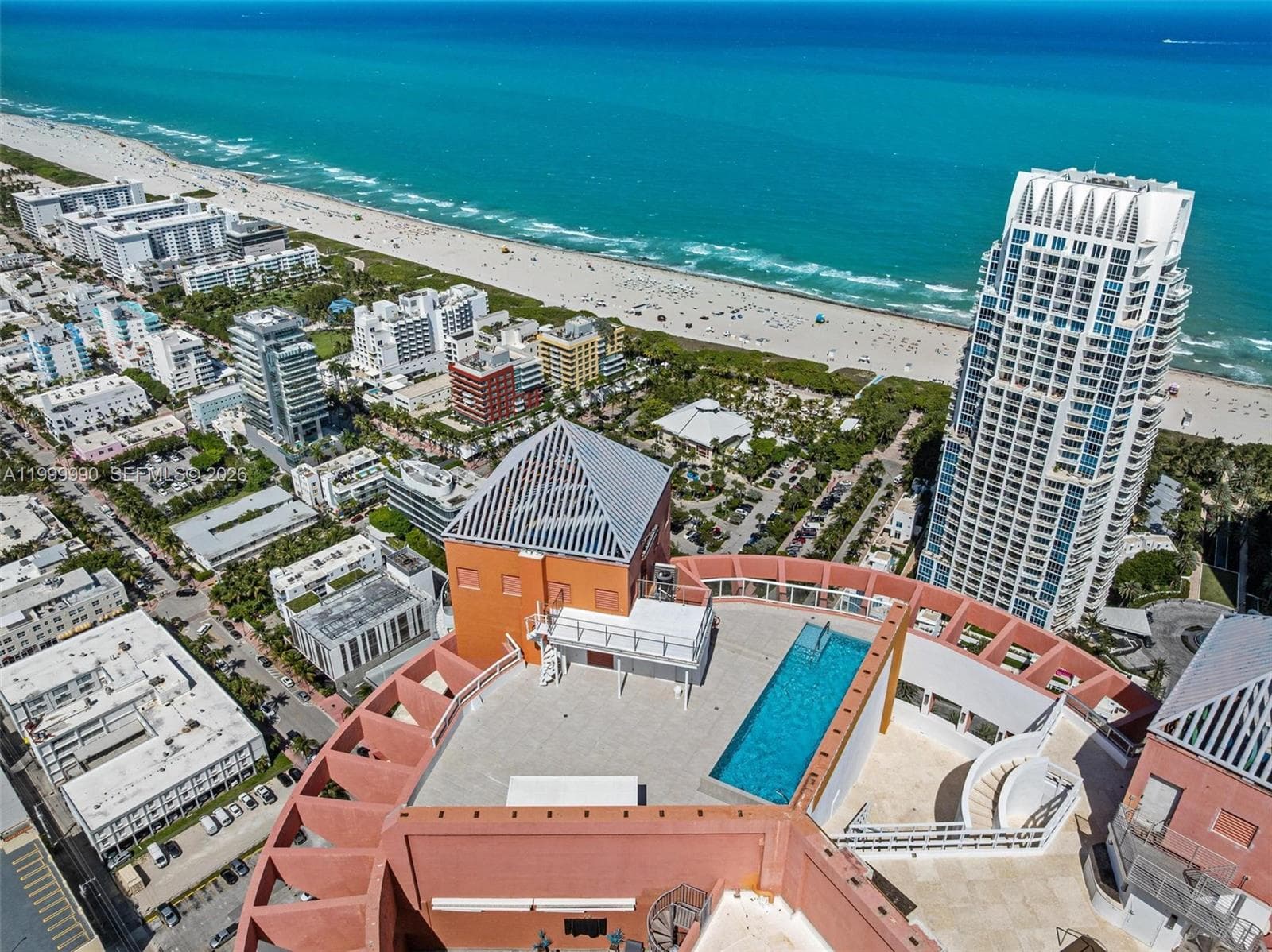 A11999990 — Miami Beach — 62