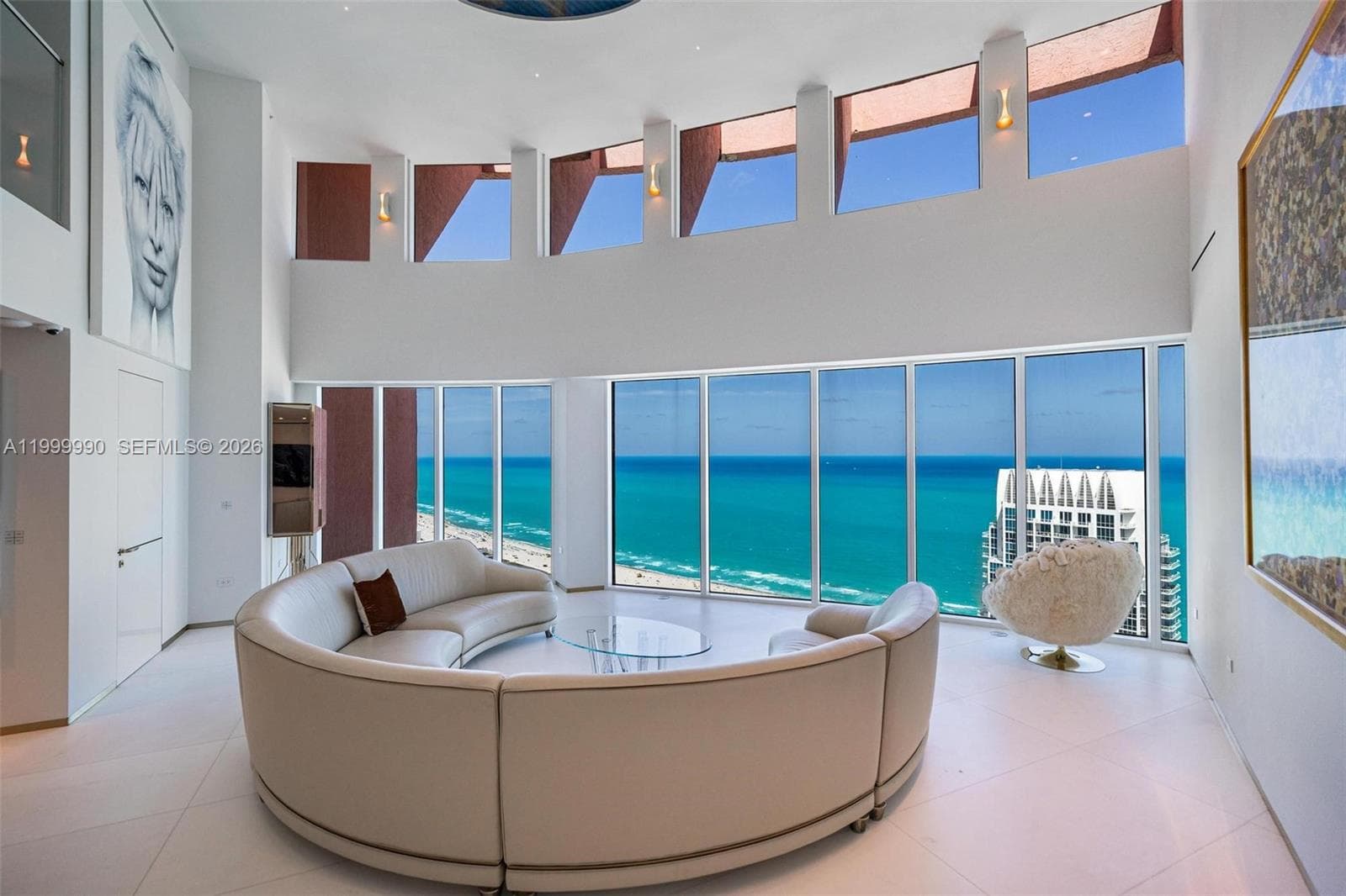 A11999990 — Miami Beach — 17