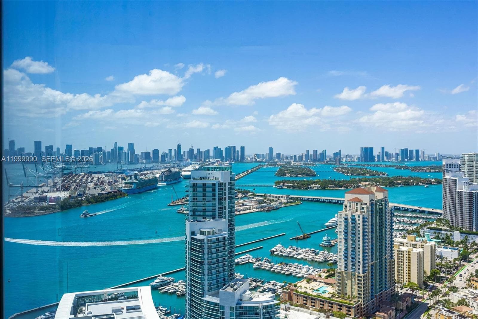 A11999990 — Miami Beach — 81