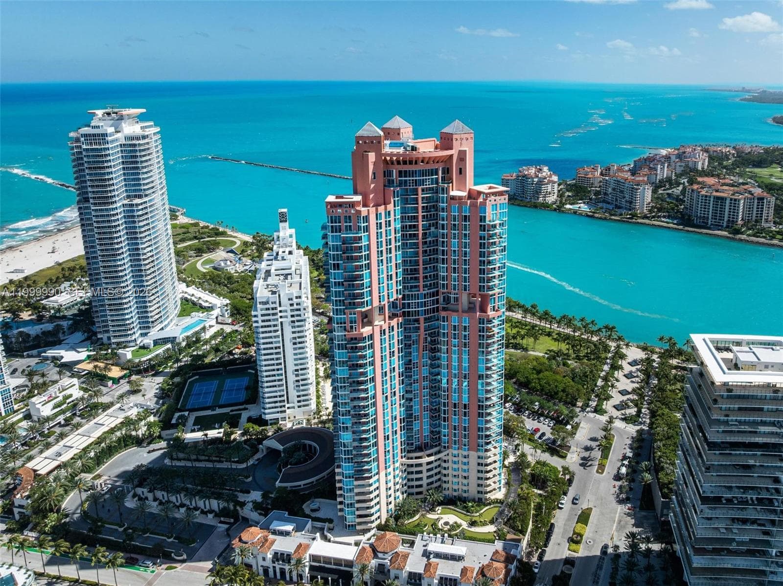 A11999990 — Miami Beach — 71