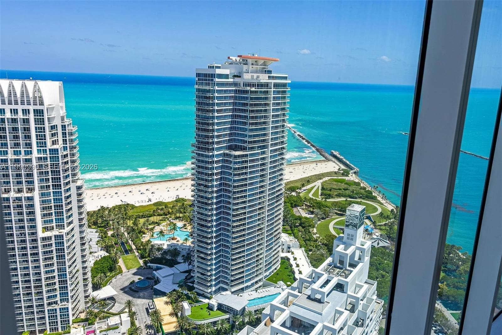 A11999990 — Miami Beach — 75
