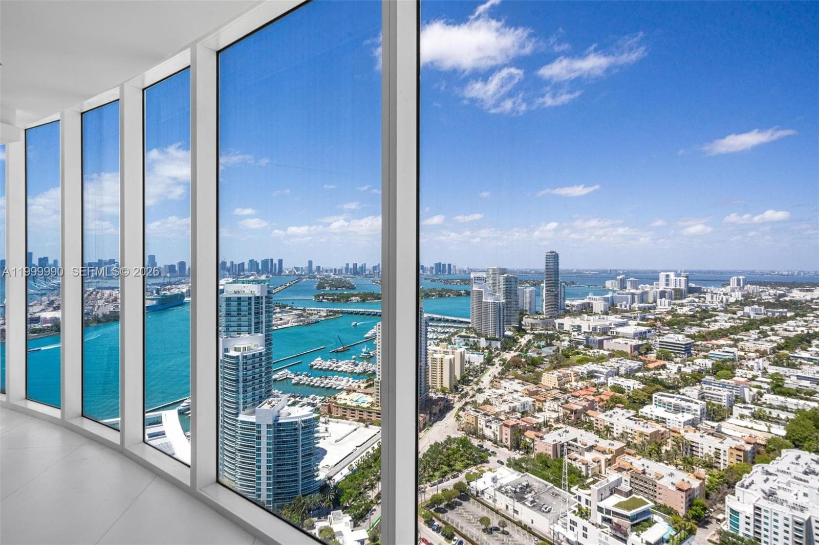 A11999990 — Miami Beach — 24