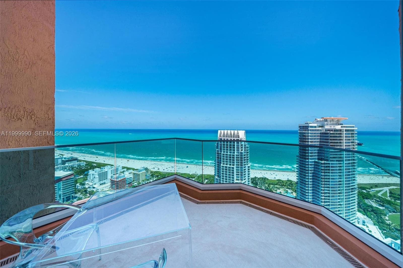 A11999990 — Miami Beach — 30
