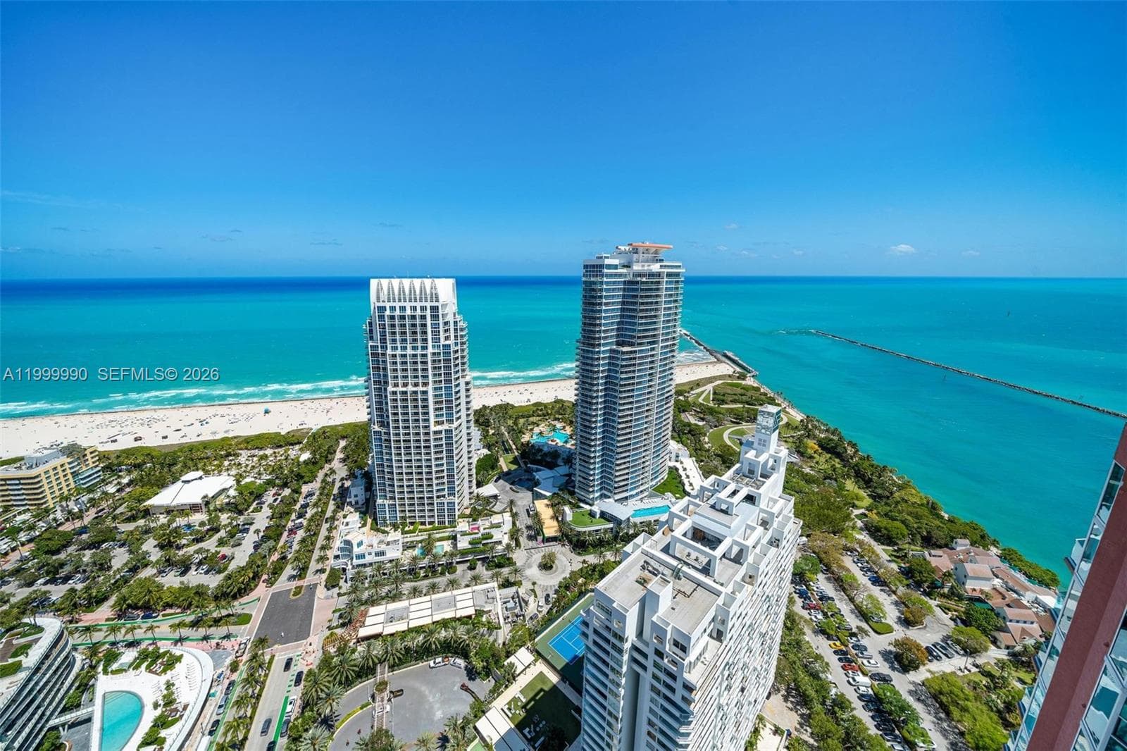 A11999990 — Miami Beach — 41
