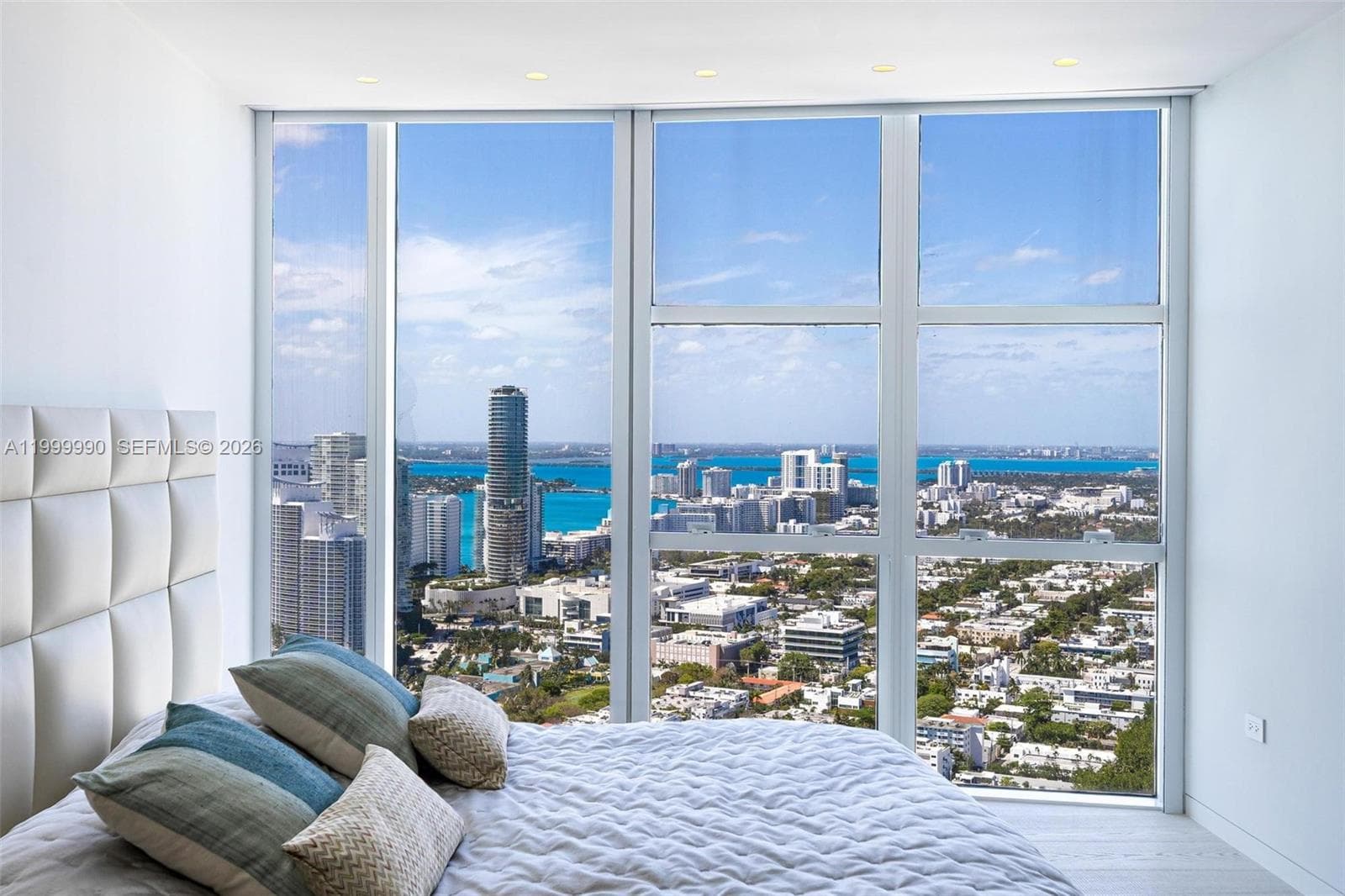 A11999990 — Miami Beach — 45