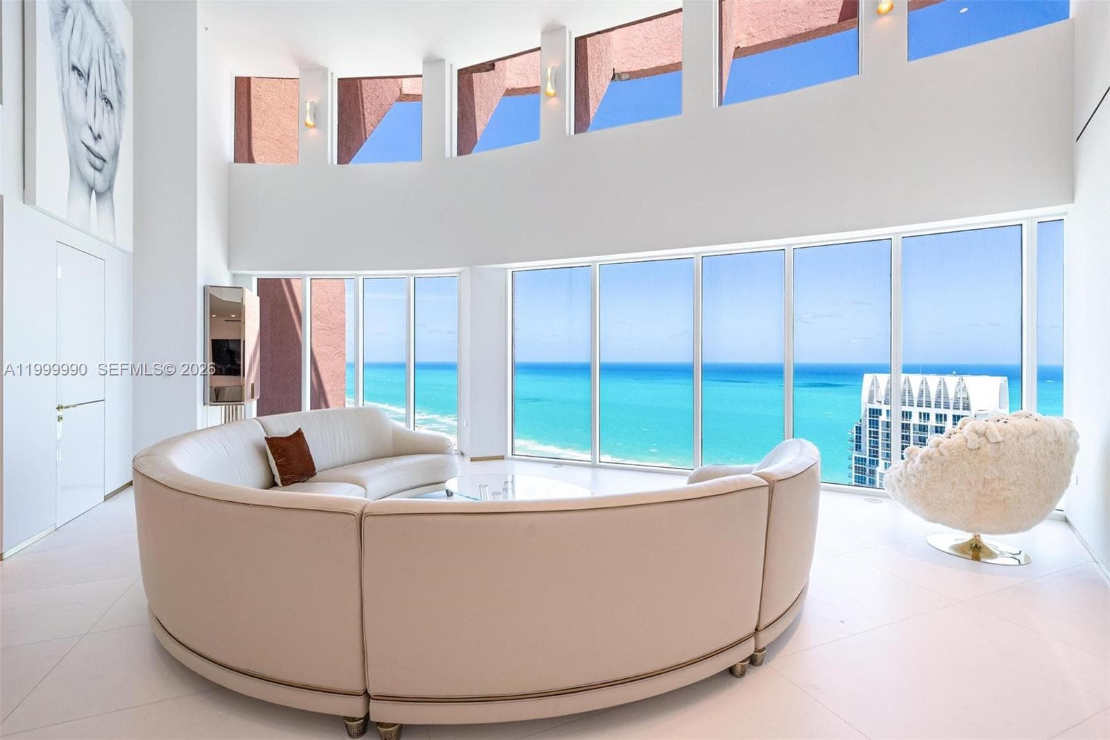 A11999990 — Miami Beach — 11