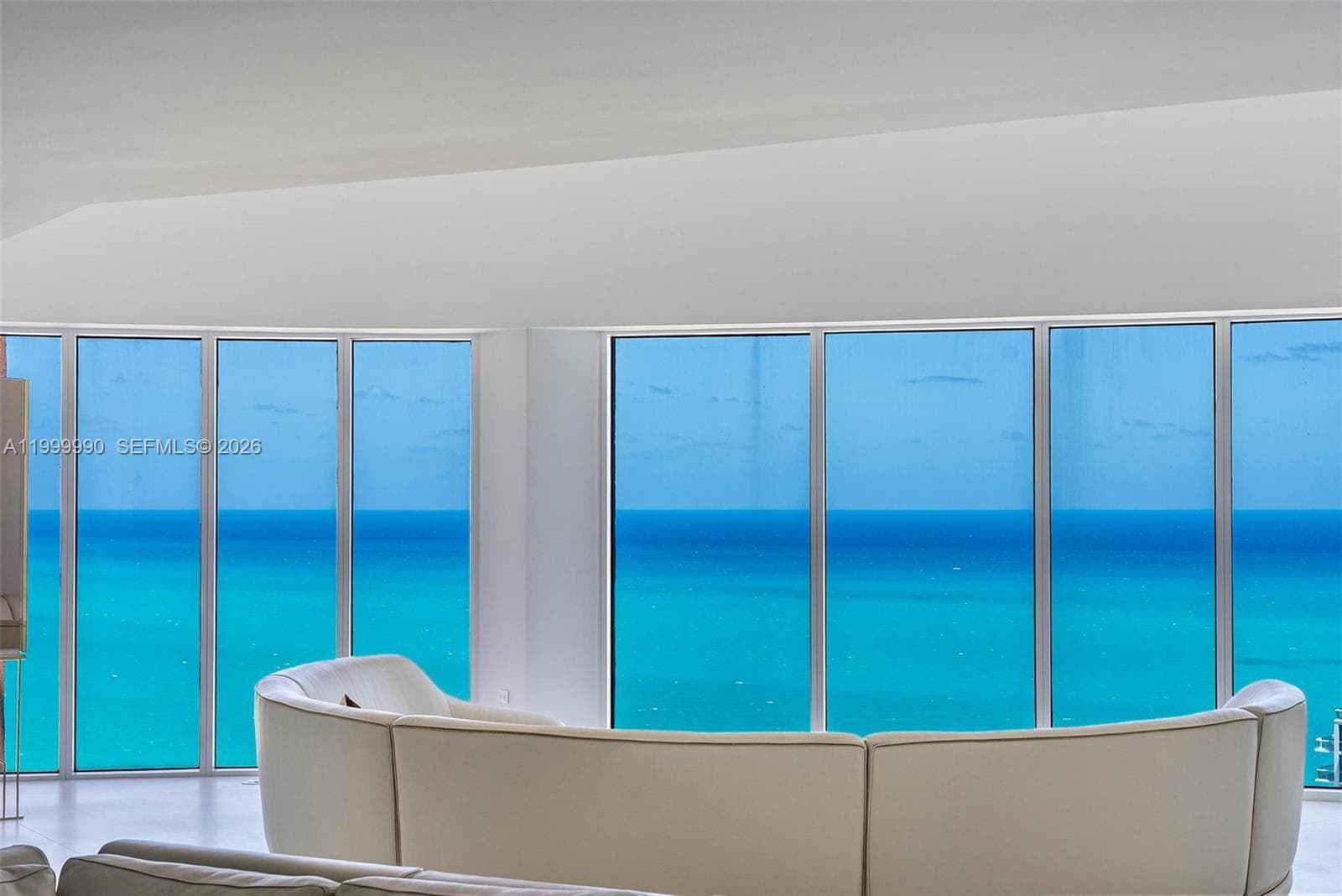 A11999990 — Miami Beach — 83