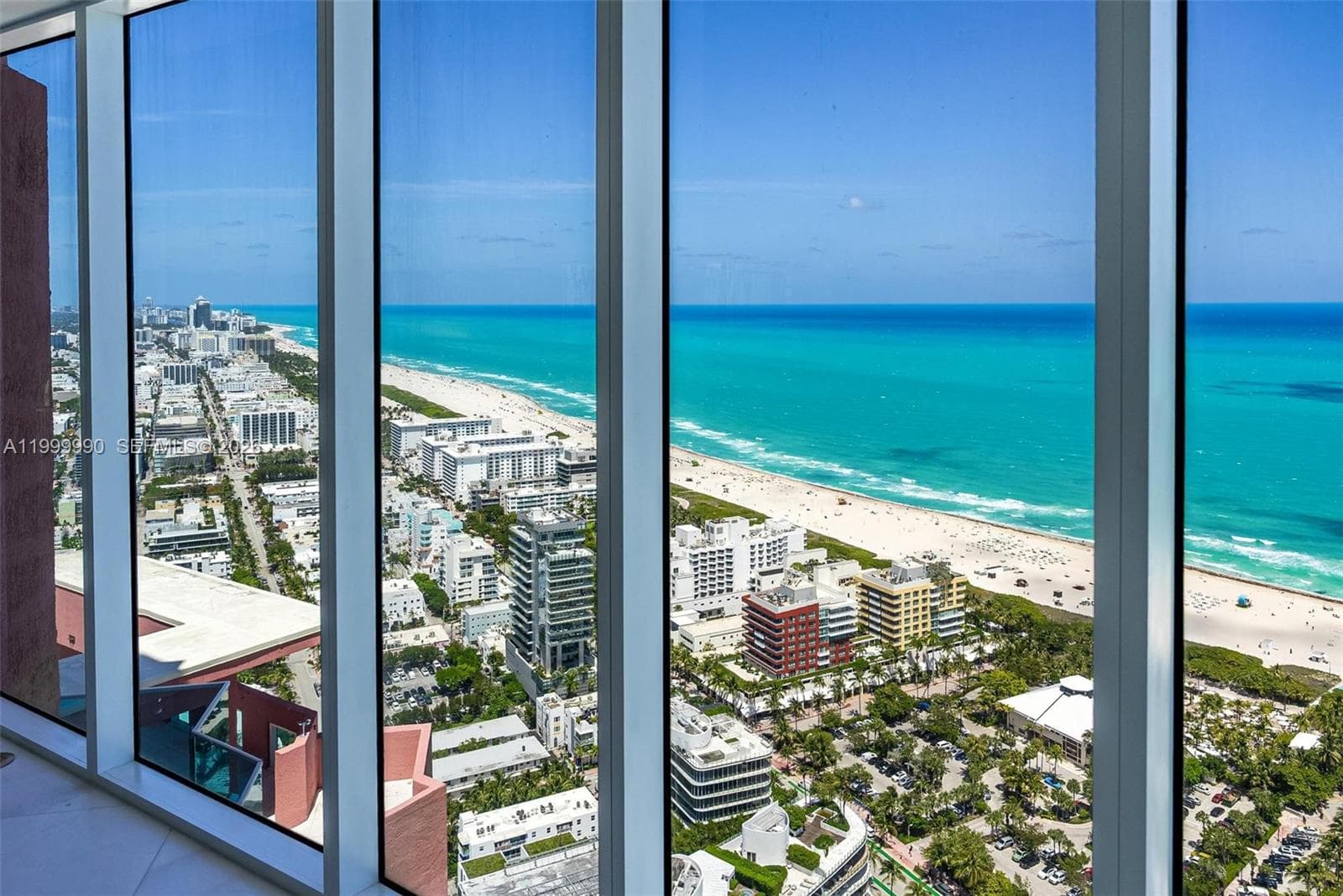A11999990 — Miami Beach — 78