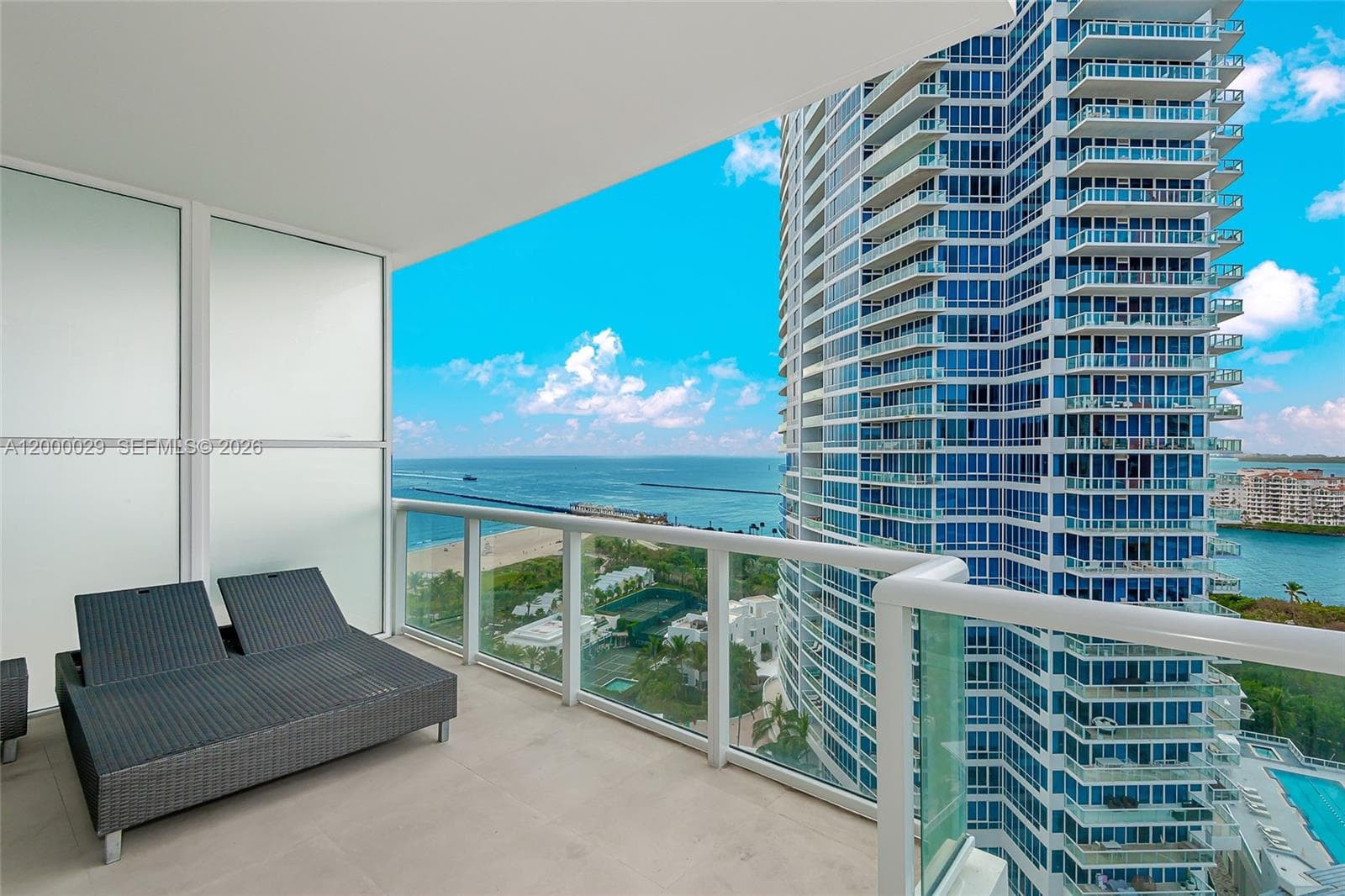 A12000029 — Miami Beach — 18